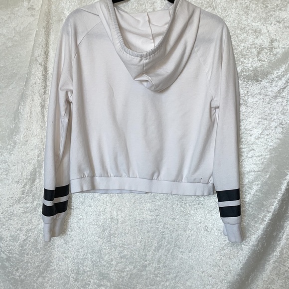 Black and white hoodie - Picture 2 of 4